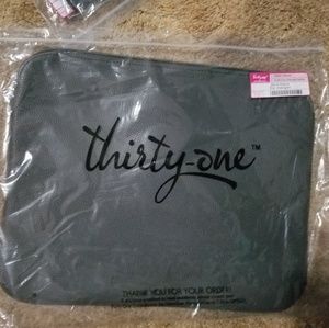 Thirty one savvy sleeve